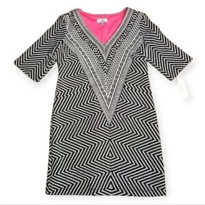 Signature by robbie bee vneck dress